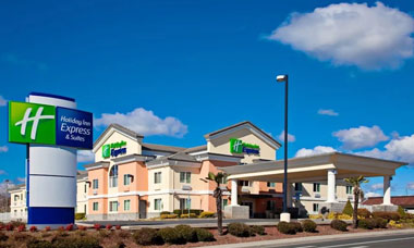 HOLIDAY INN EXPRESS & SUITES Website