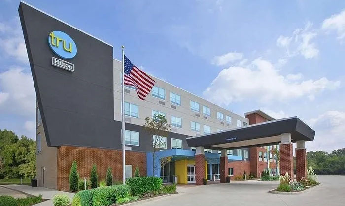 TRU BY HILTON Website
